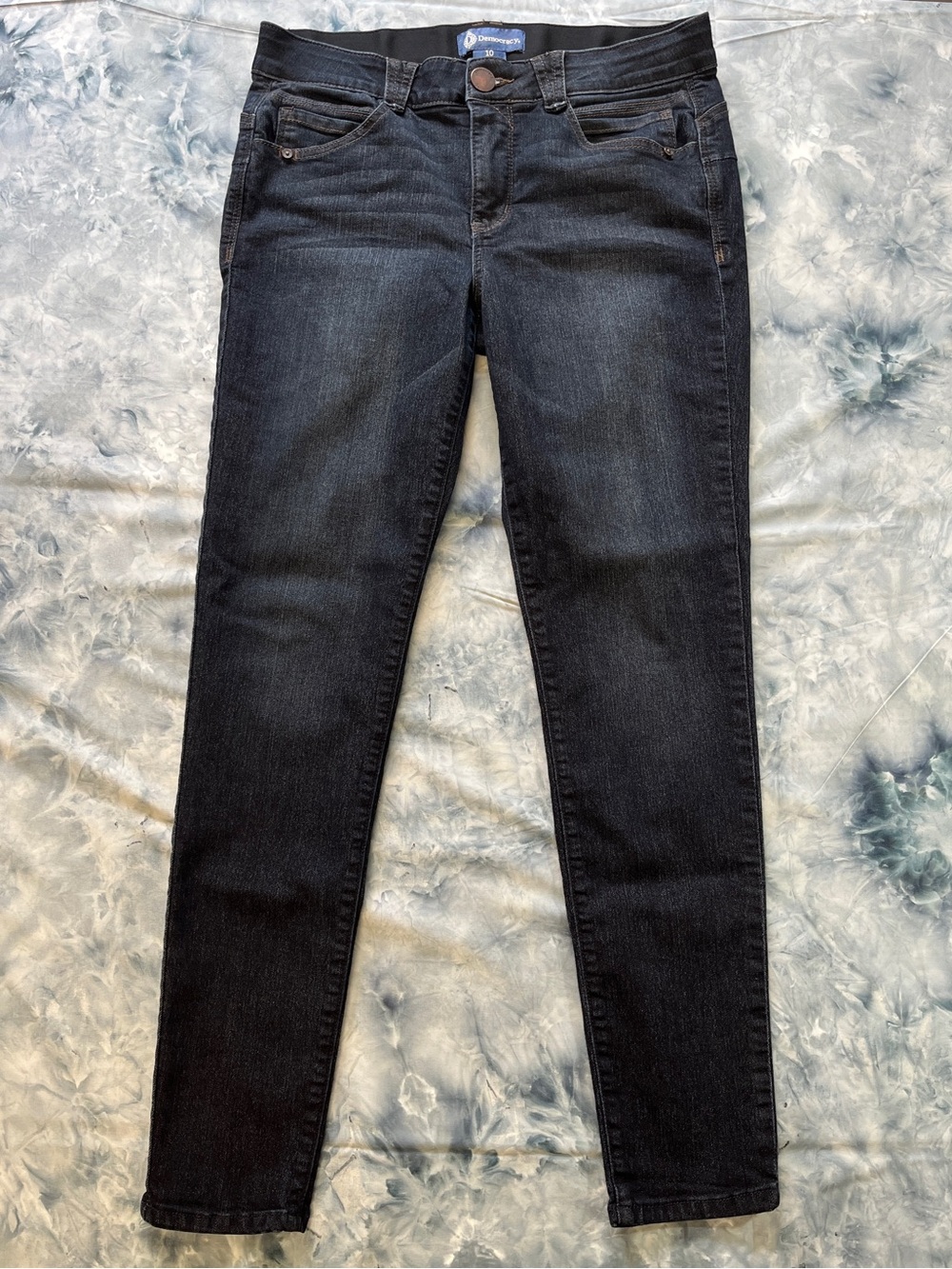 Democracy Women’s Size 10 Skinny Dark Wash